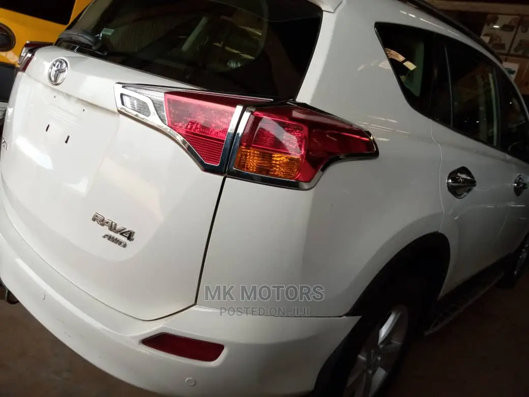 Toyota RAV4 2014 White