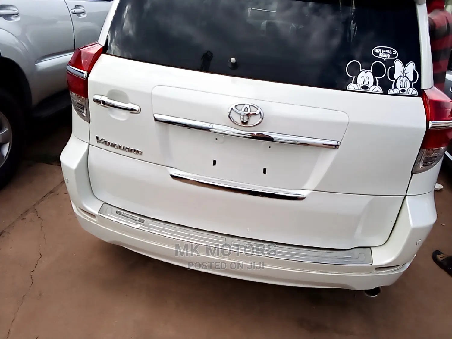 Toyota Vanguard 2009 White