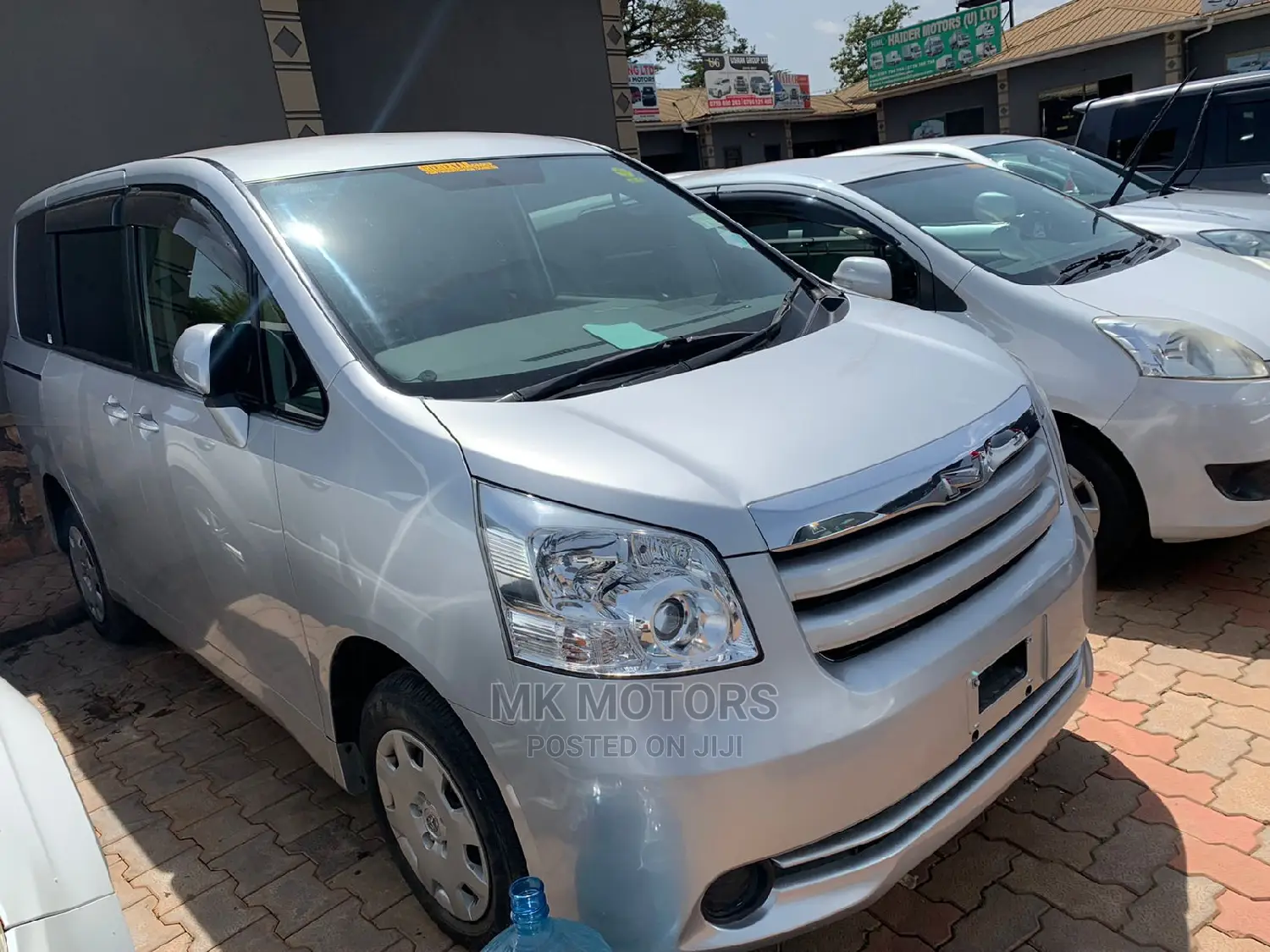 Toyota Noah 2008 2.0 143hp AWD (7 Seater) Silver