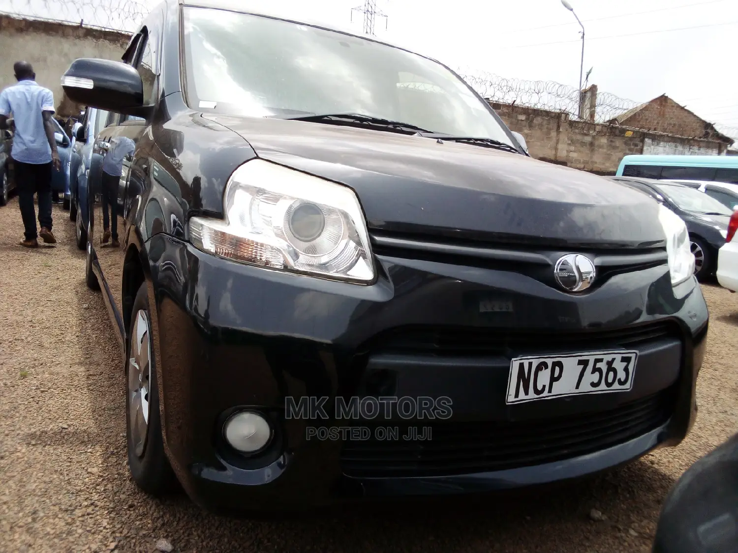 Toyota Sienta 2013 Black