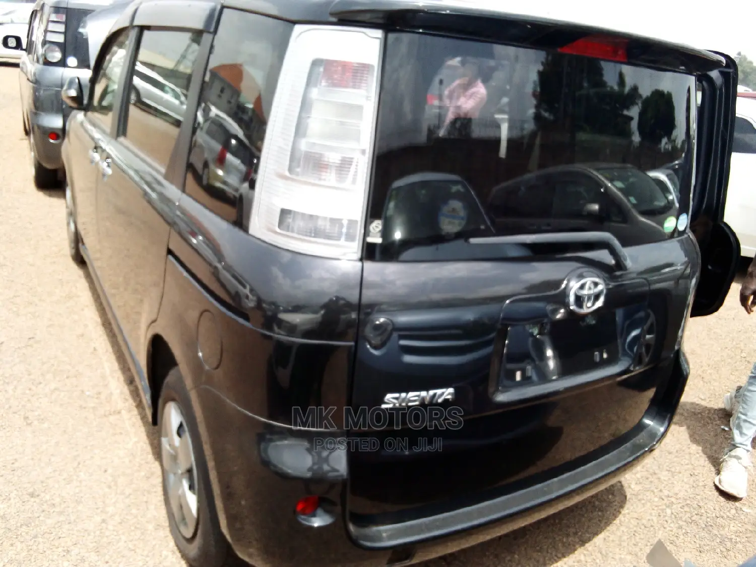 Toyota Sienta 2013 Black