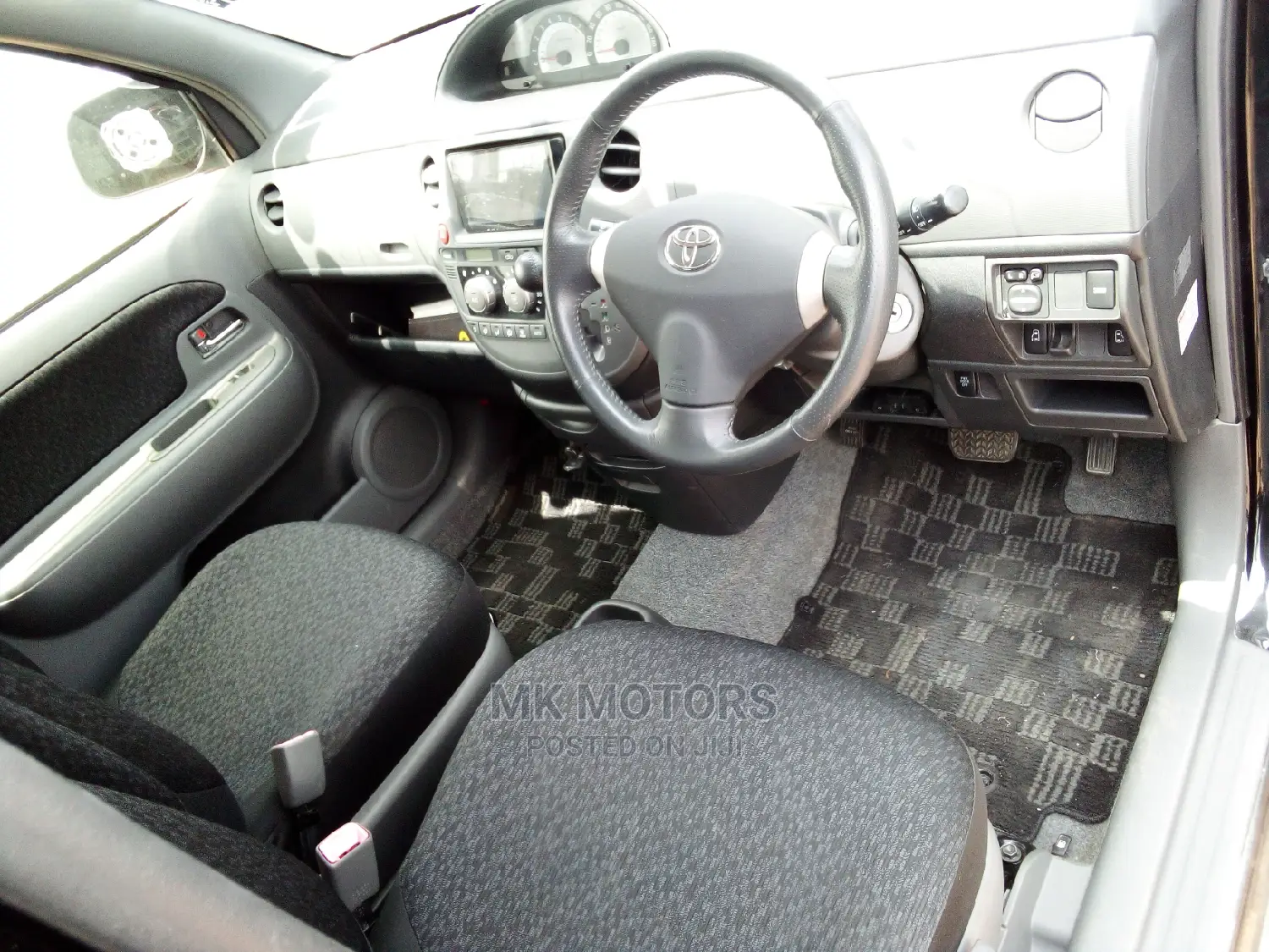 Toyota Sienta 2013 Black