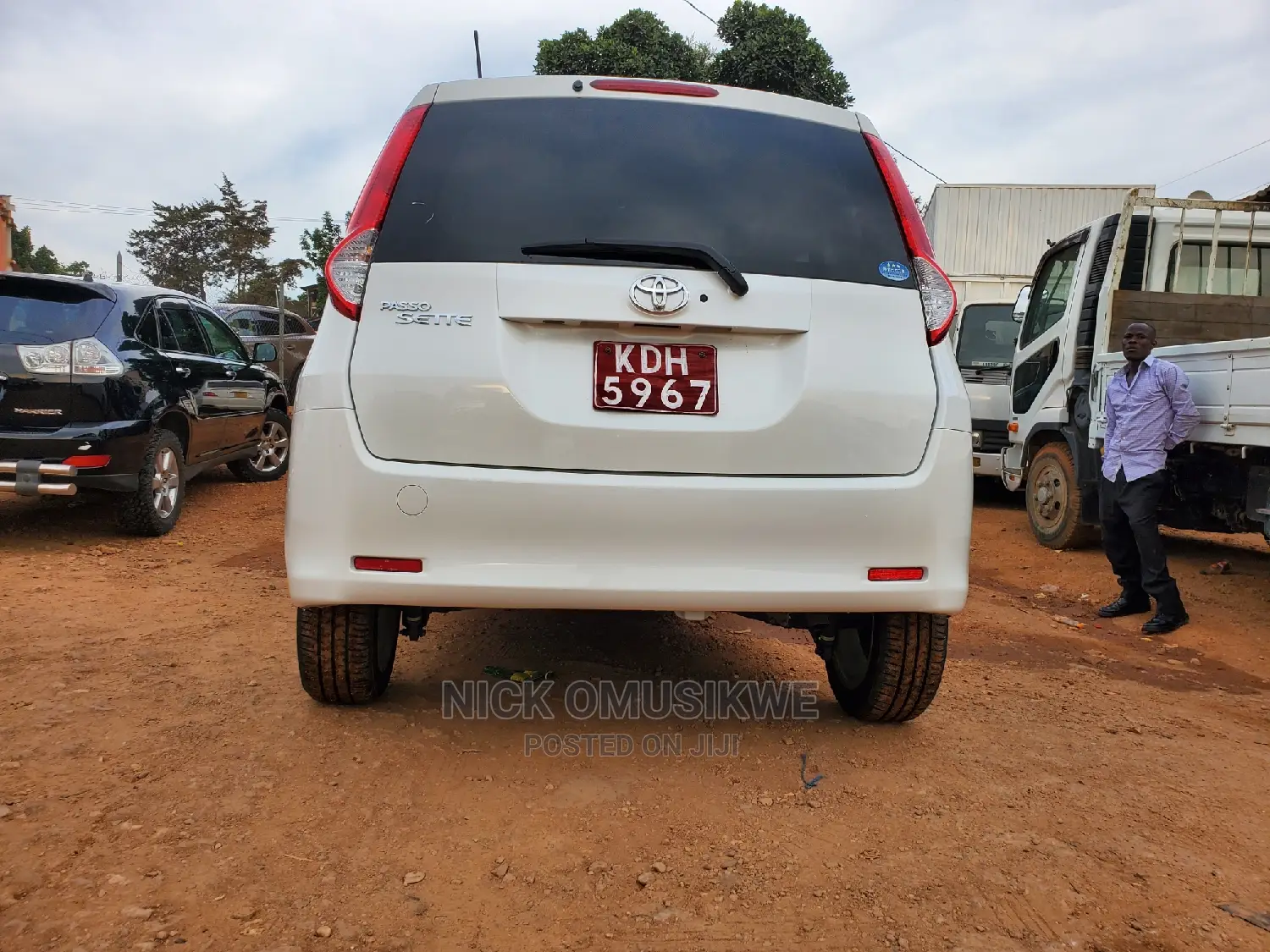 Toyota Passo Sette 1.5 AWD 2010 White