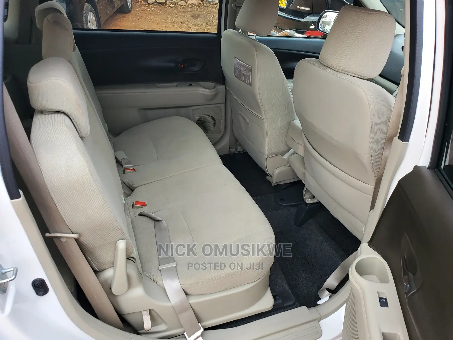 Toyota Passo Sette 1.5 AWD 2010 White