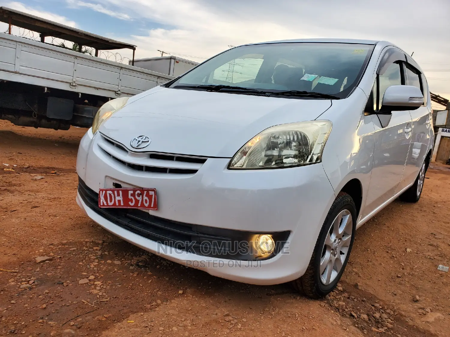 Toyota Passo Sette 1.5 AWD 2010 White