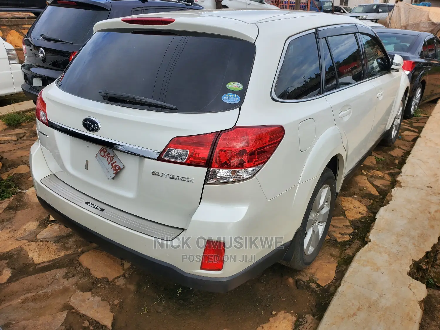 Subaru Outback 2.5i Premium 2010 White