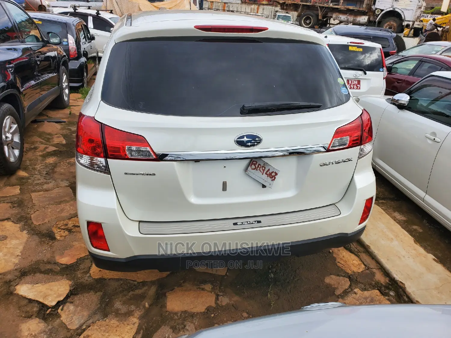 Subaru Outback 2.5i Premium 2010 White