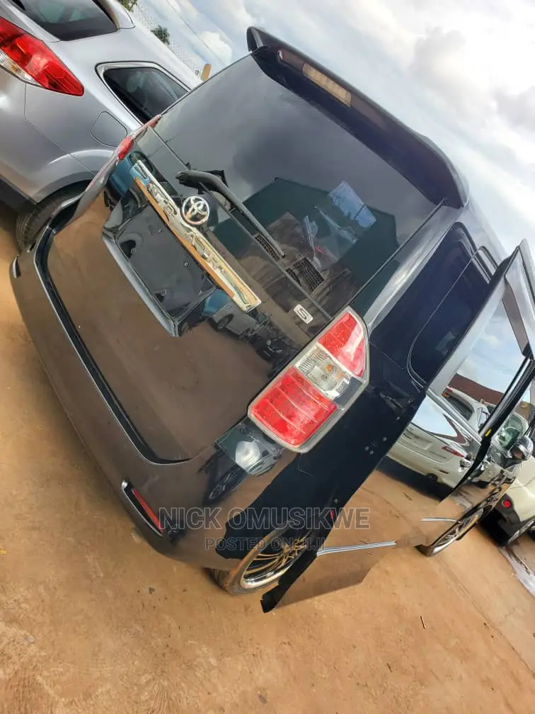 Toyota Noah 2008 Black