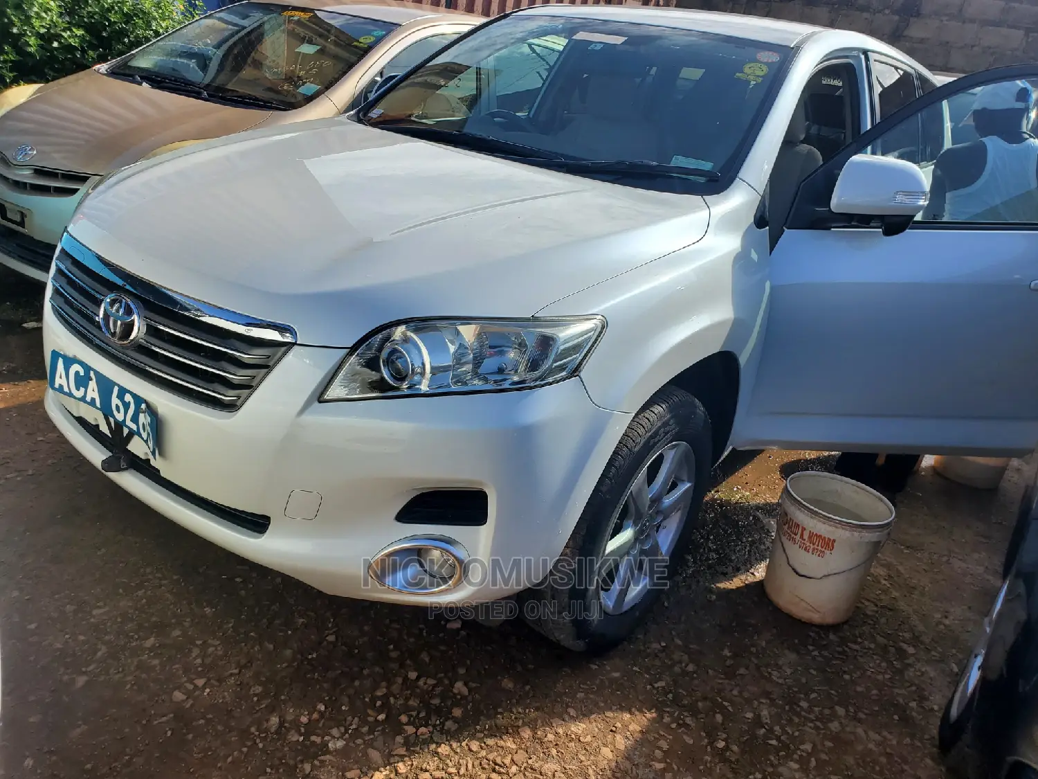 Toyota Vanguard 2009 White