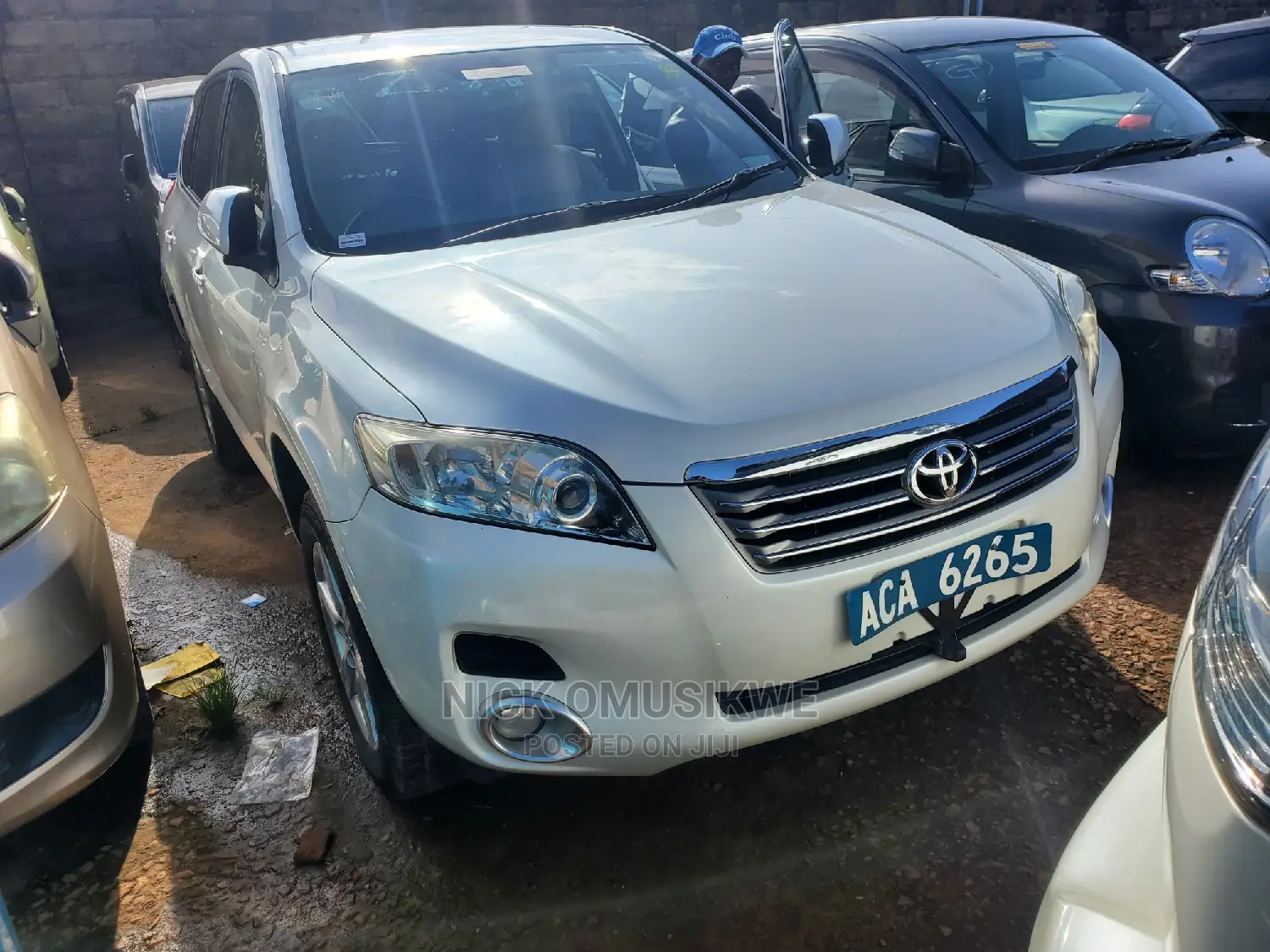Toyota Vanguard 2009 White