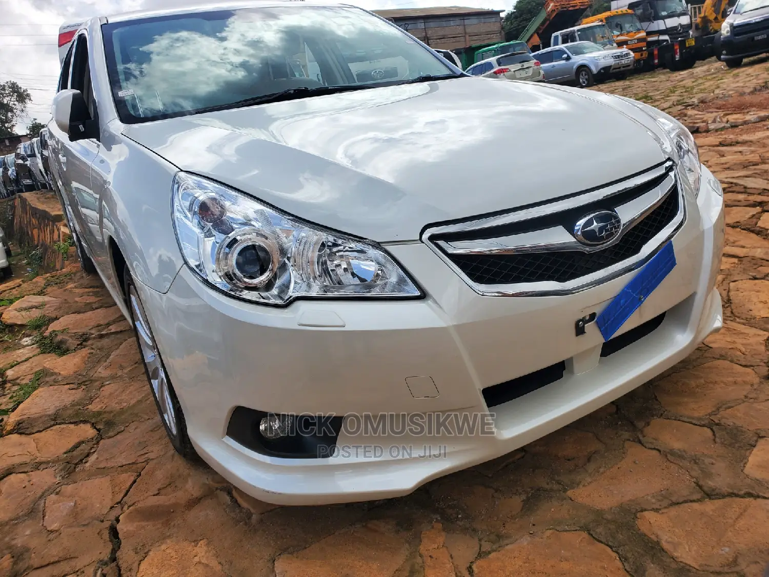 Subaru Legacy 2.5i Limited 2011 White