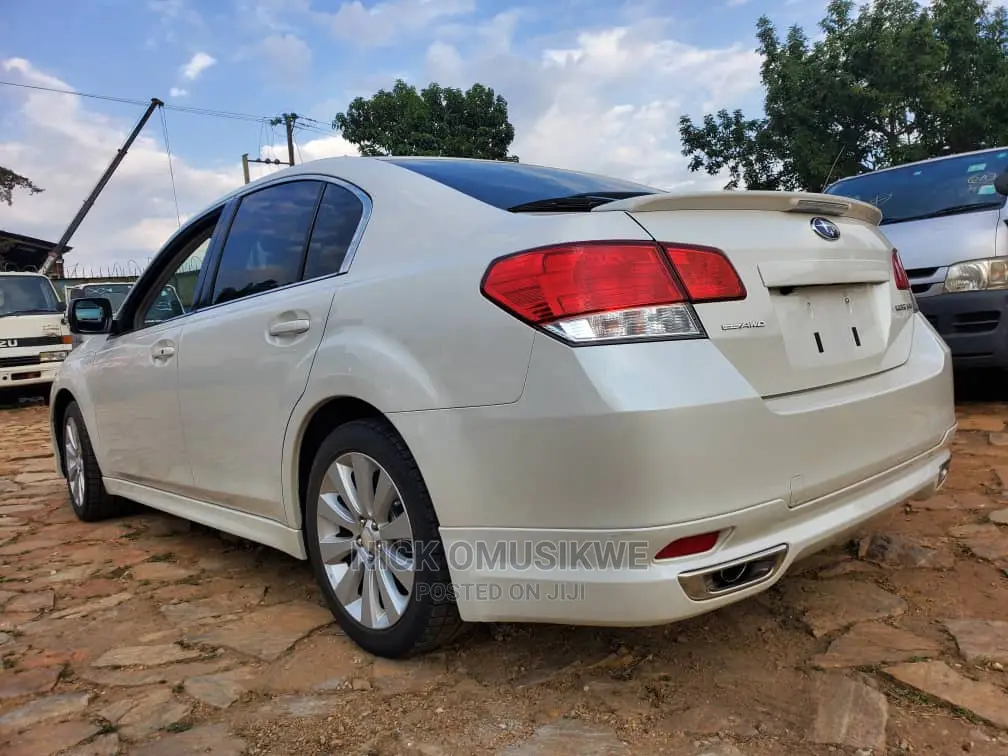 Subaru Legacy 2.5GT Limited 2011 White