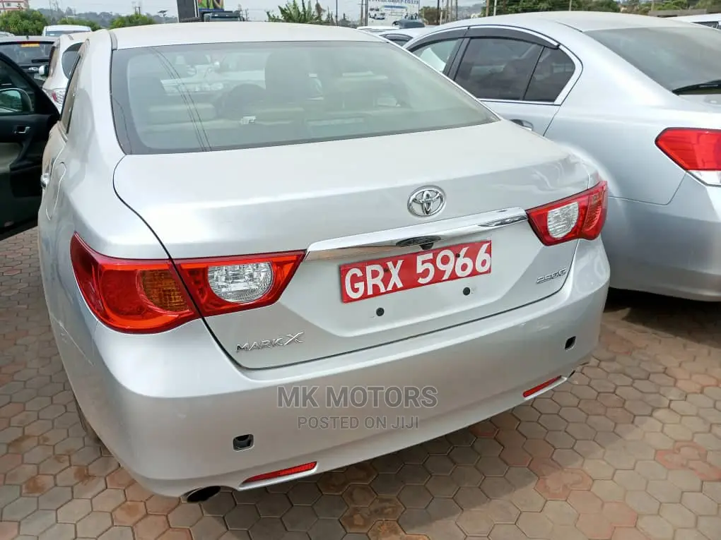 Toyota Mark X 2009 Silver