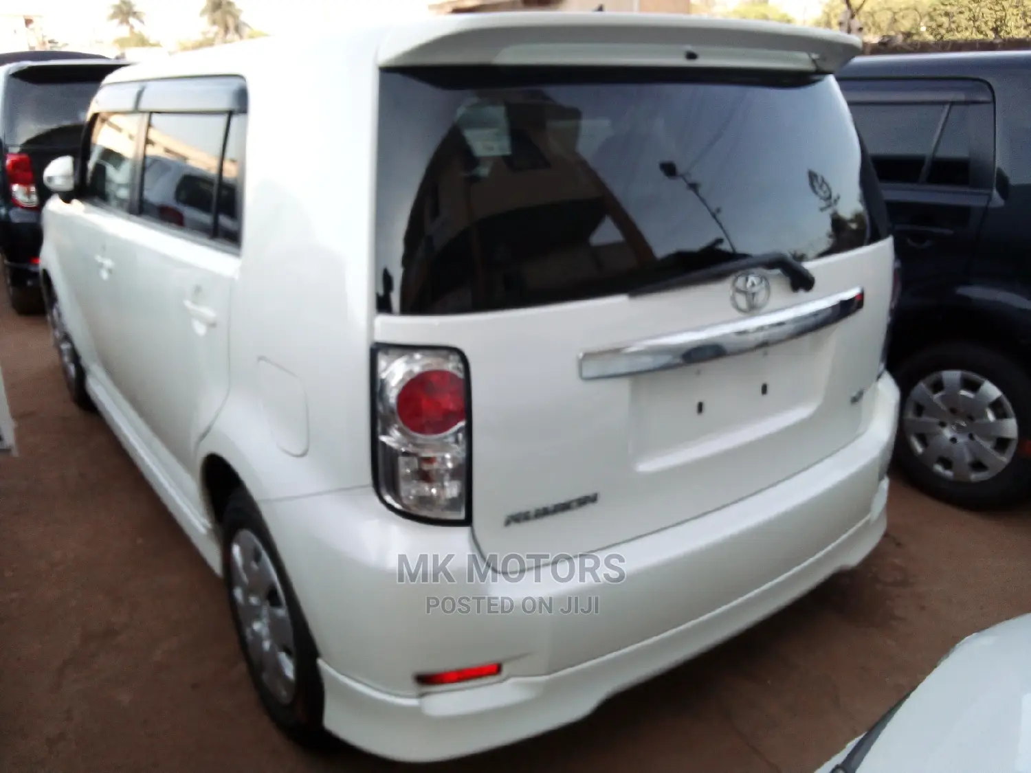 Toyota Passo Sette 1.5 FWD 2011 Silver