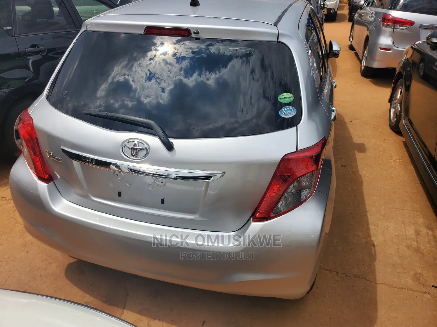 Toyota Vitz 1.0 FWD 5dr 2013 Gray