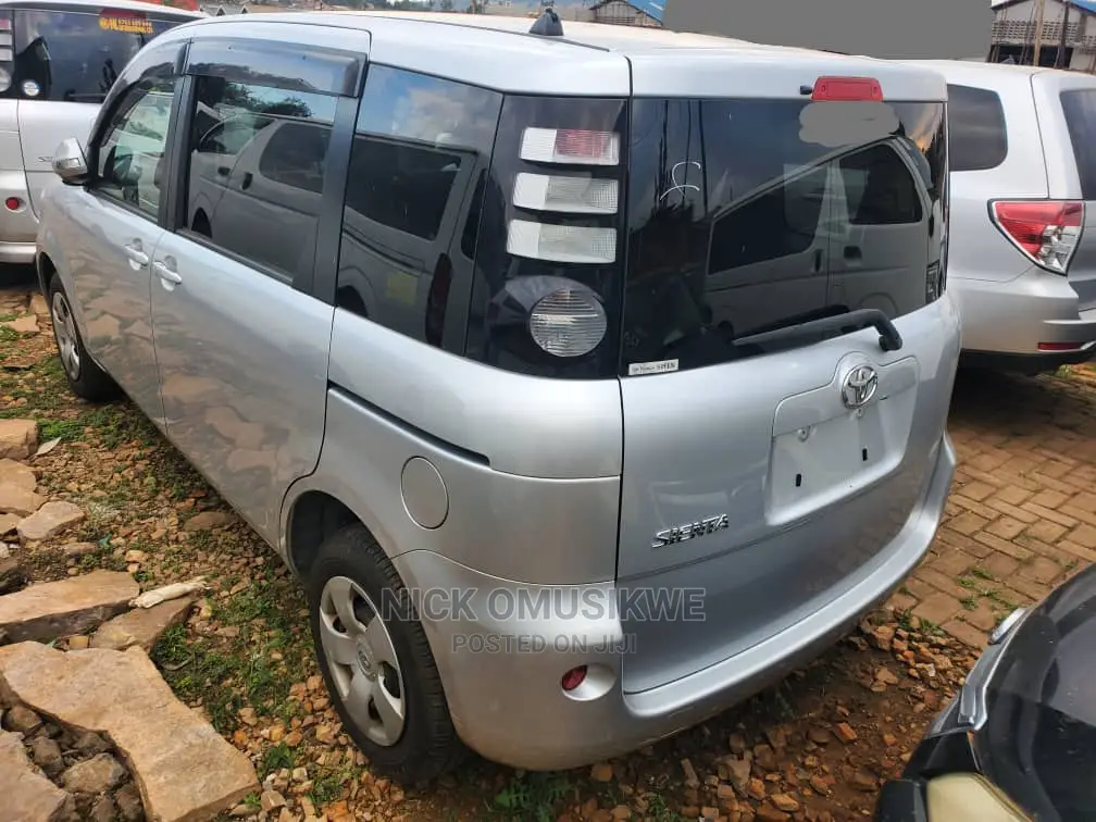 Toyota Sienta 1.5 AWD 2008 Silver