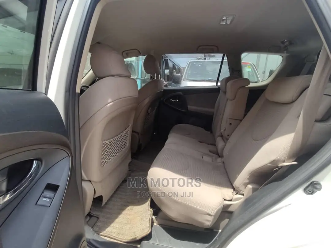 Toyota Vanguard 2007 White