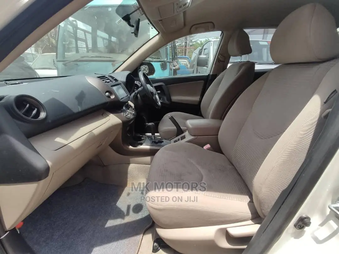 Toyota Vanguard 2007 White