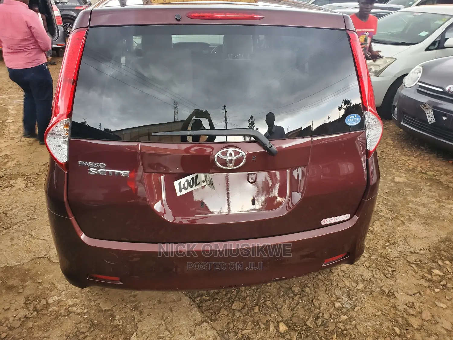 Toyota Passo Sette 1.5 AWD 2009 Red