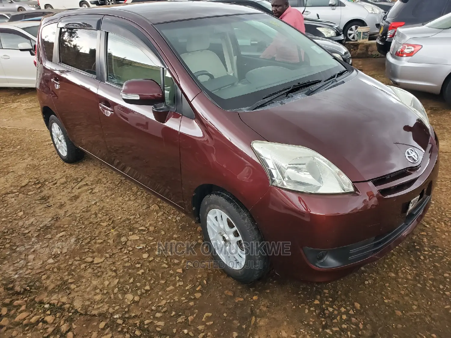 Toyota Passo Sette 1.5 AWD 2009 Red