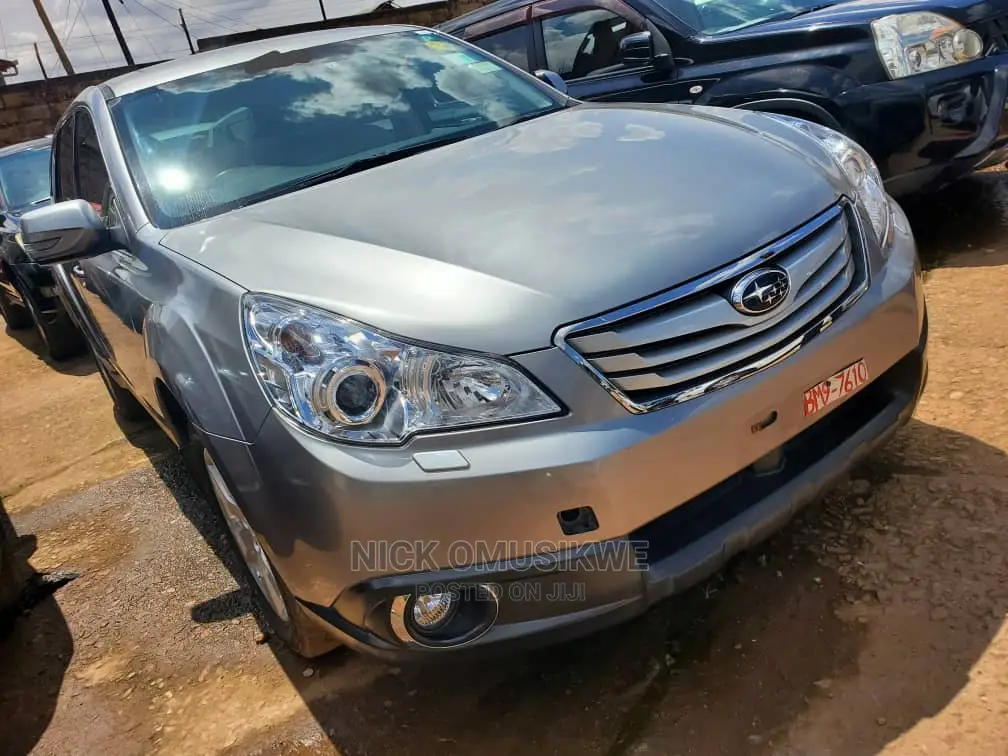 Subaru Outback 2.5i 2010 Silver