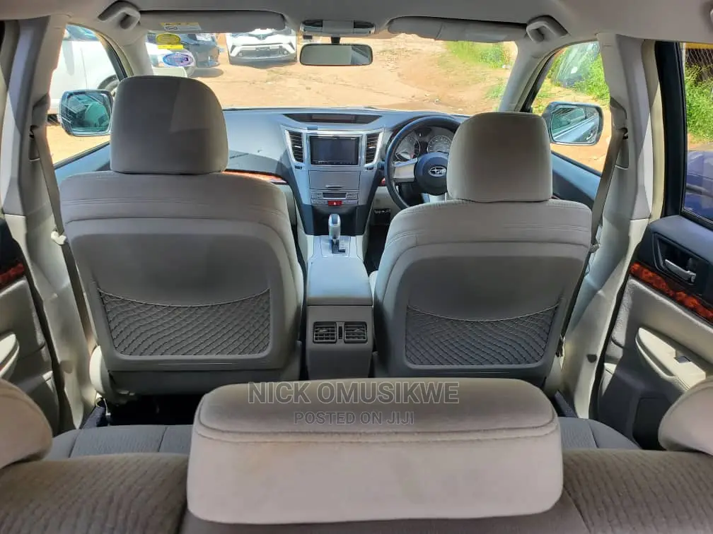 Subaru Outback 2.5i 2010 Silver