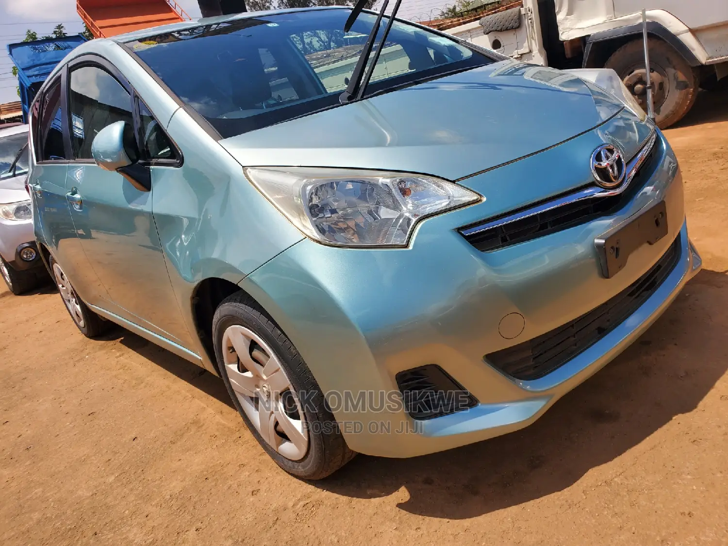 Toyota Ractis 1.5 AWD 2012 Blue