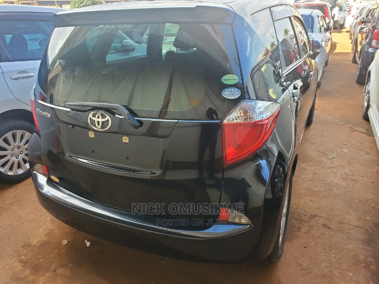 Toyota Ractis 1.5 AWD 2012 Black