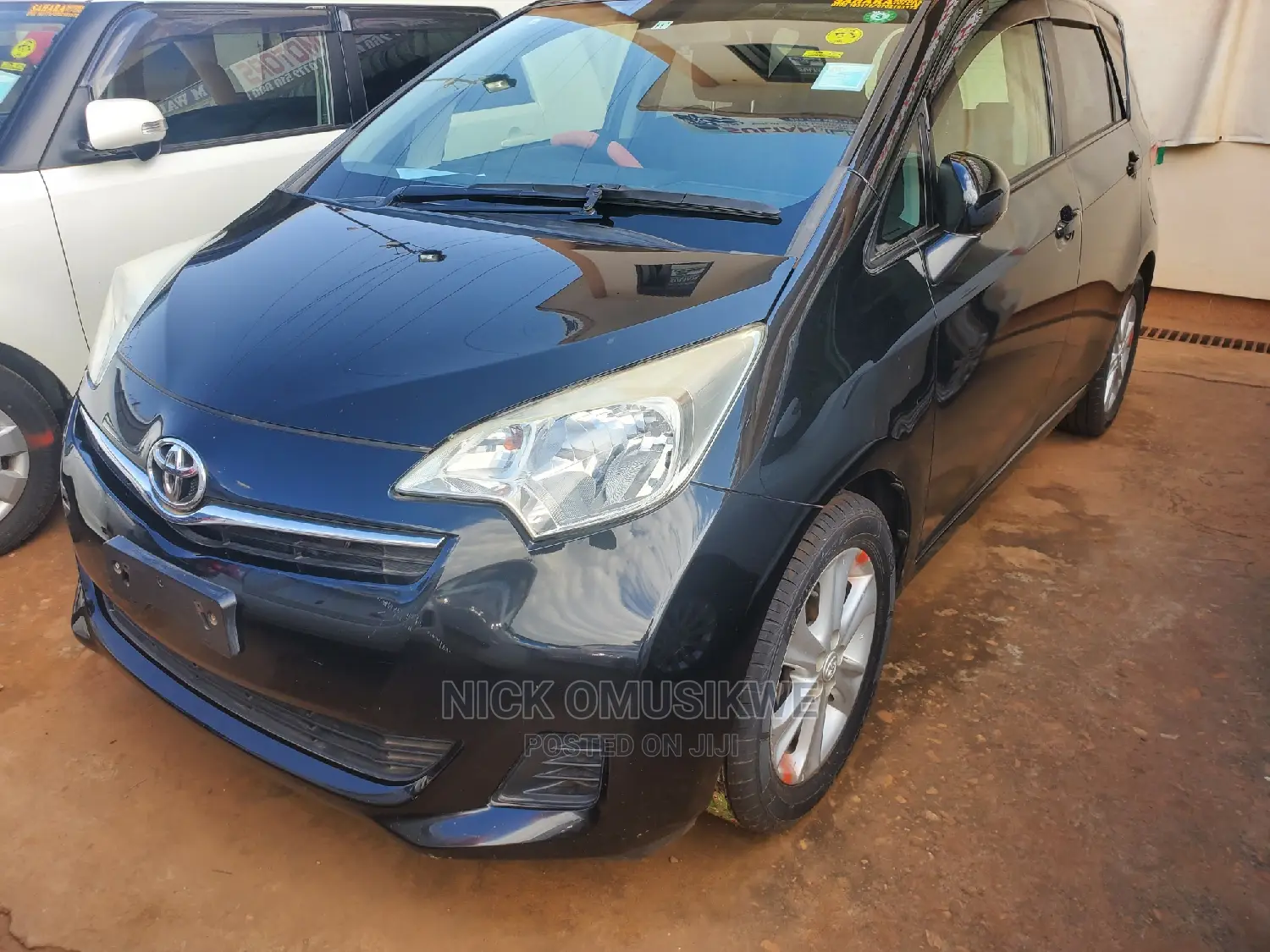 Toyota Ractis 1.5 AWD 2012 Black