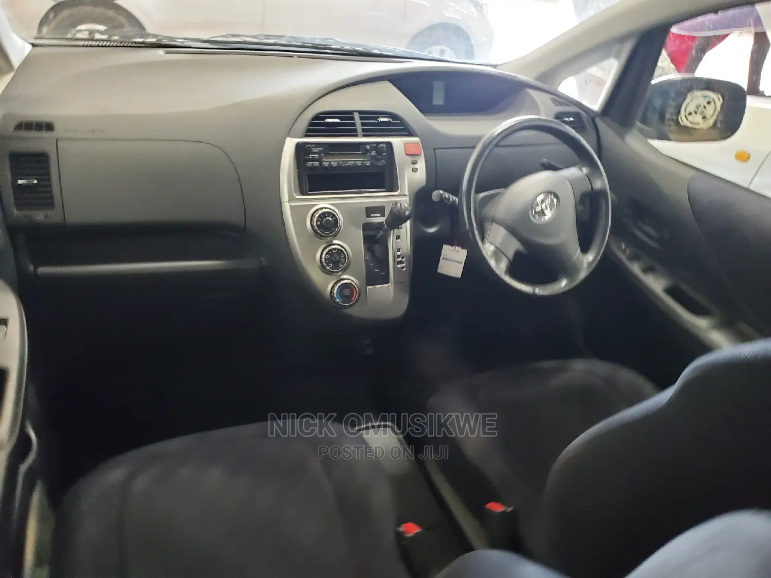 Toyota Ractis 1.5 AWD 2007 Silver
