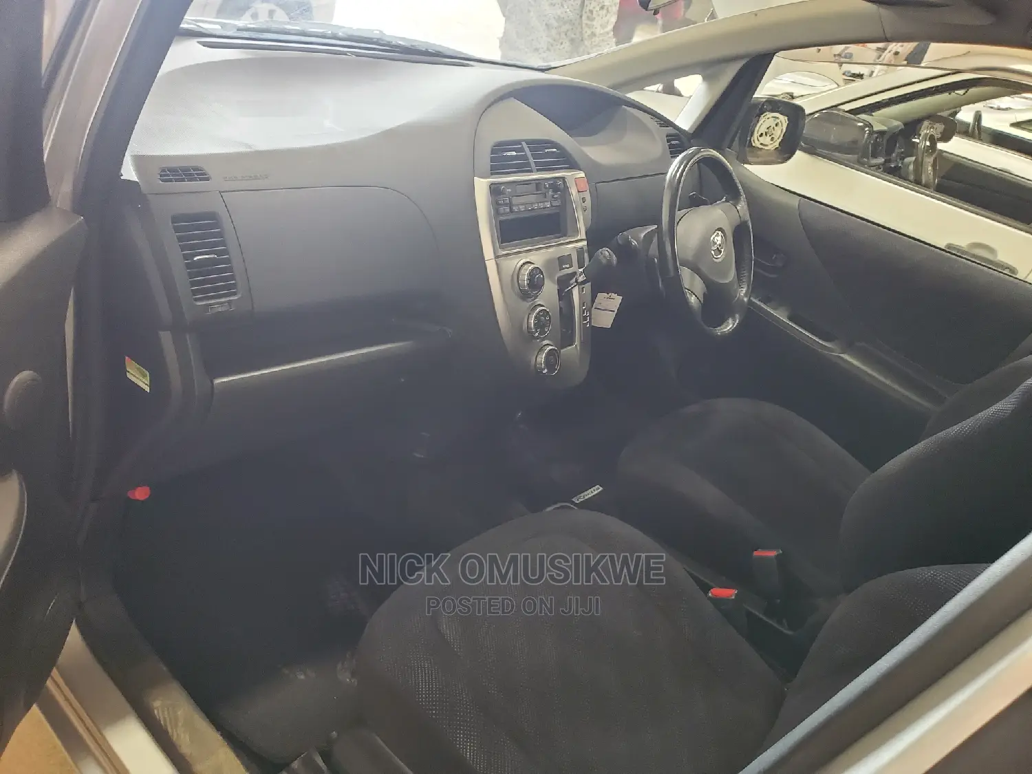 Toyota Ractis 1.5 AWD 2007 Silver