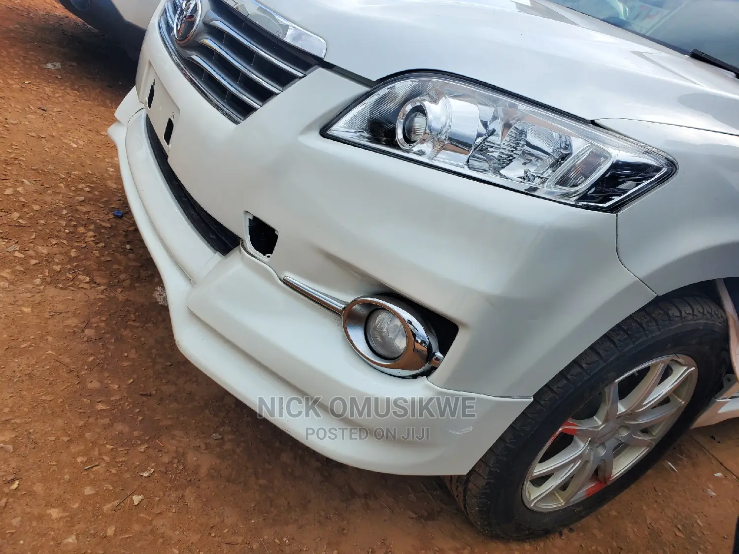 Toyota Vanguard 2011 Off White