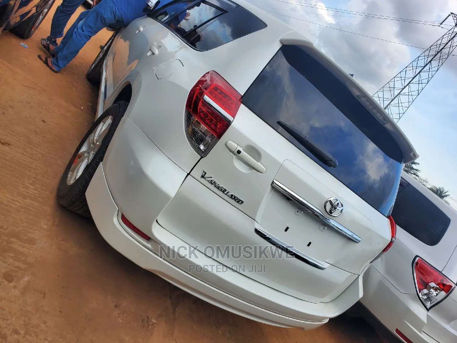 Toyota Vanguard 2011 Off White