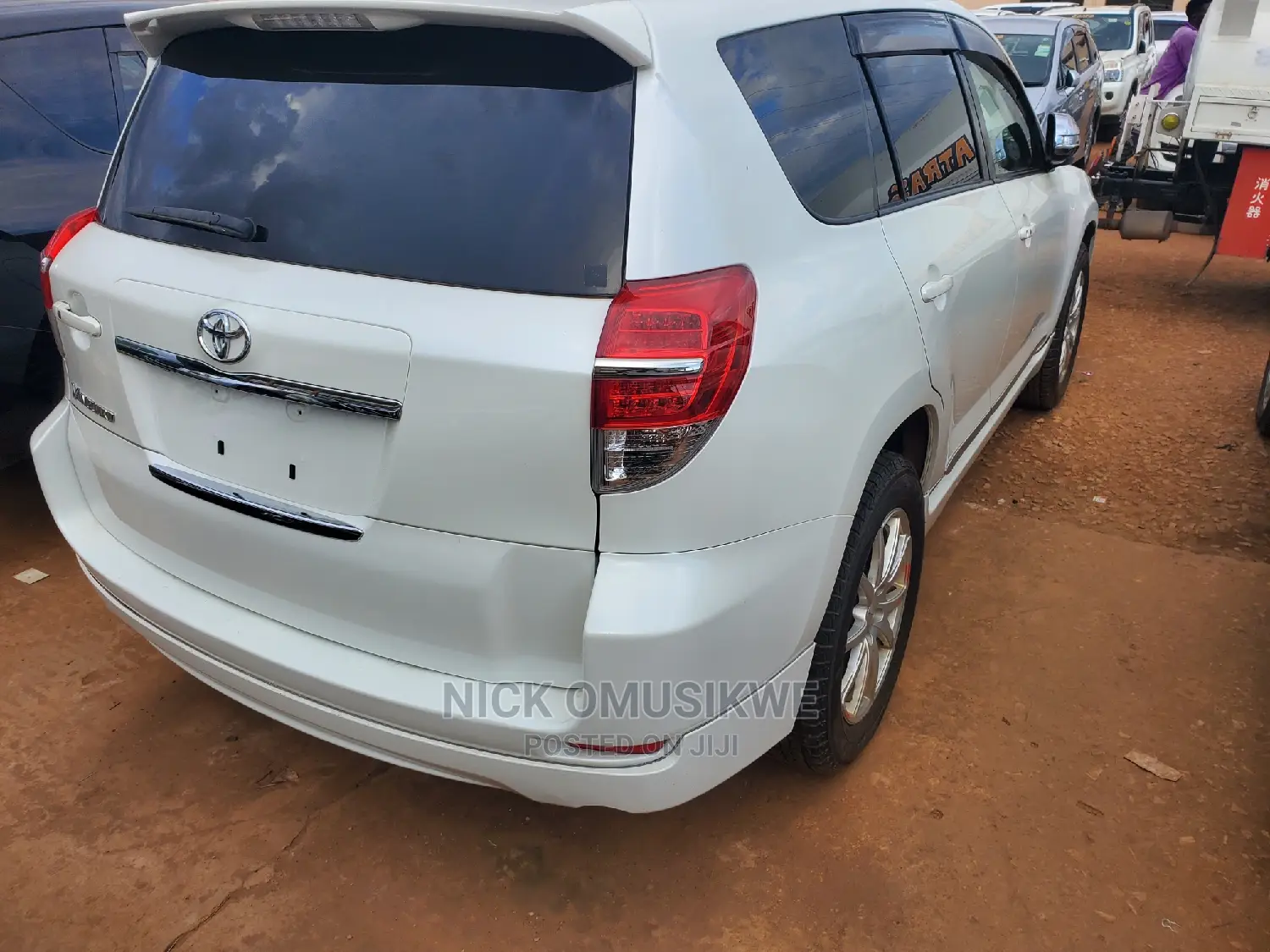 Toyota Vanguard 2011 Off White
