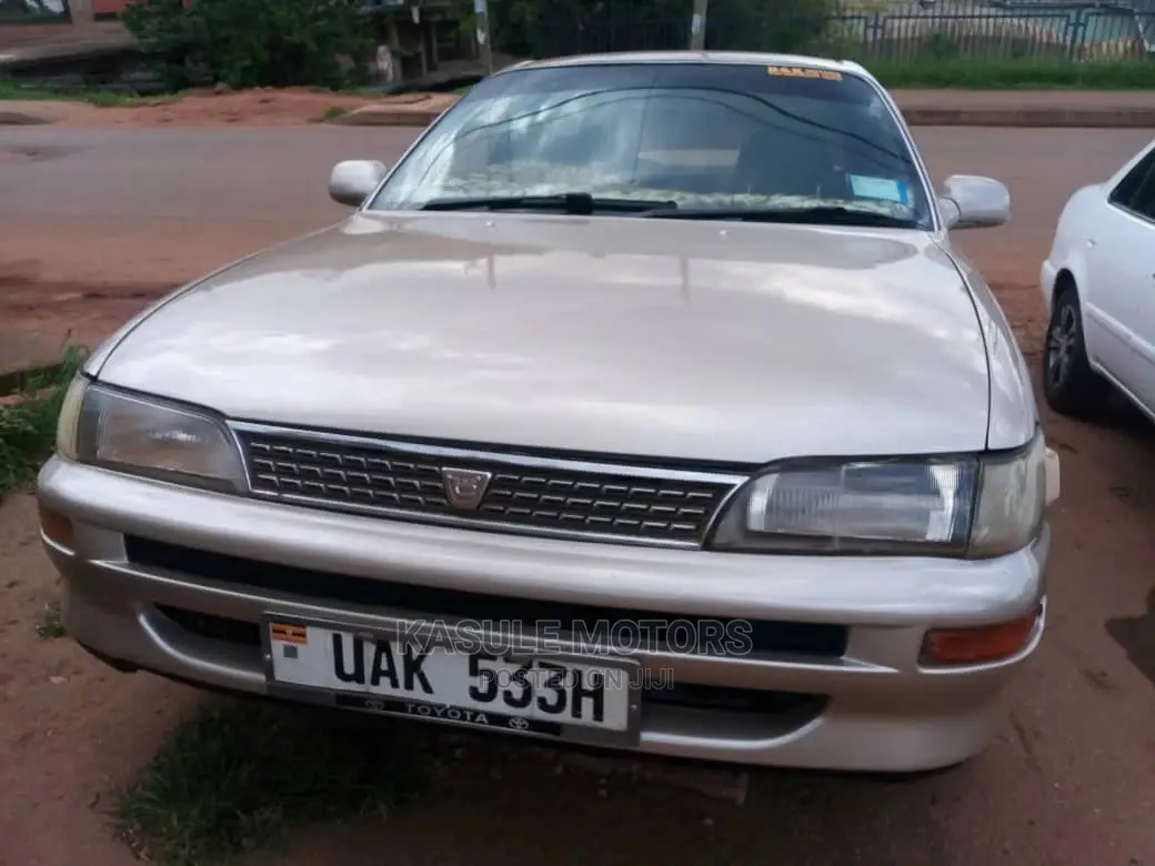 Toyota Corolla 1998 Gold