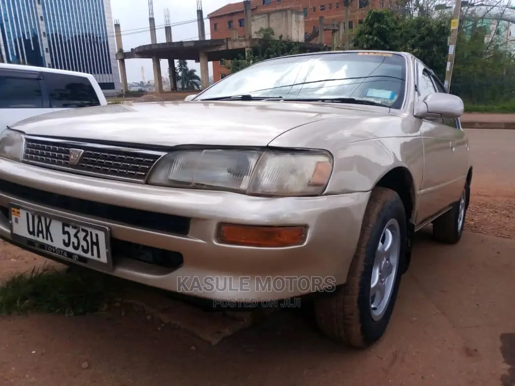 Toyota Corolla 1998 Gold