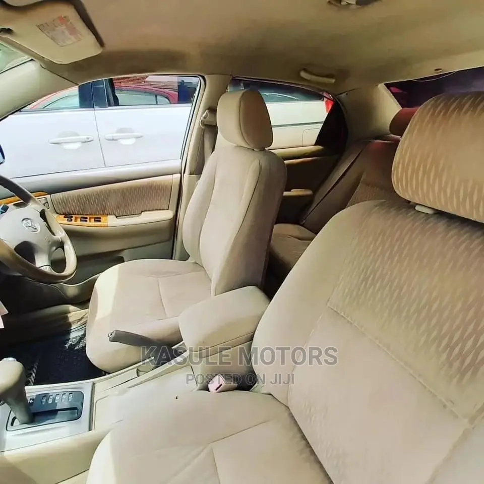 Toyota Corolla 2006 Gold