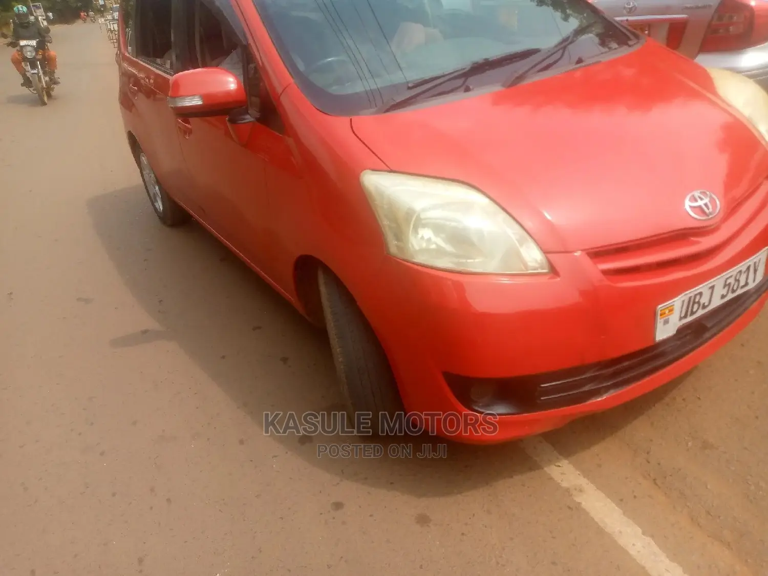 Toyota Passo Sette 2008 Red