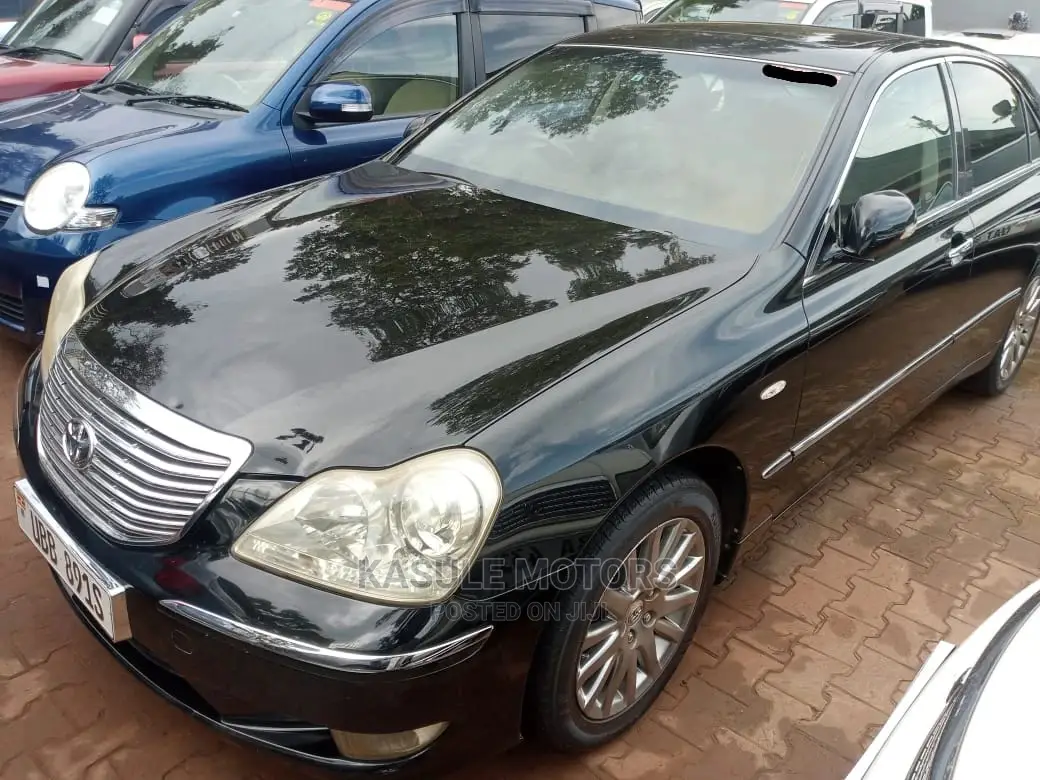 Toyota Crown Royale 2005