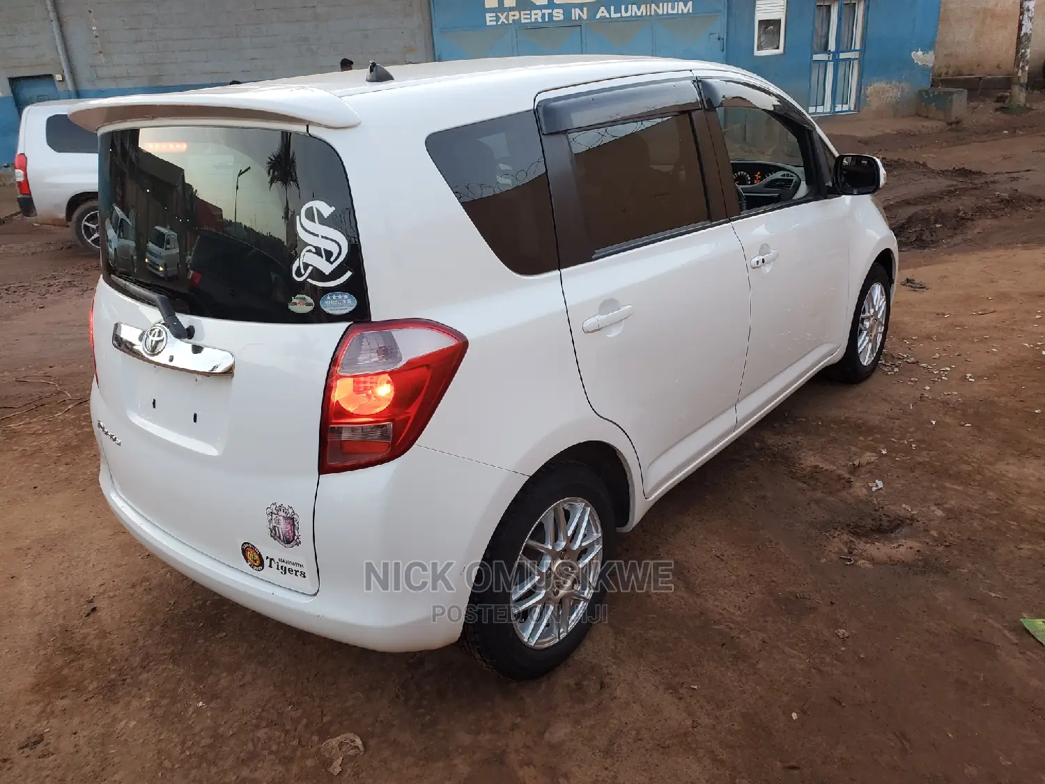 Toyota Ractis 1.5 AWD 2008