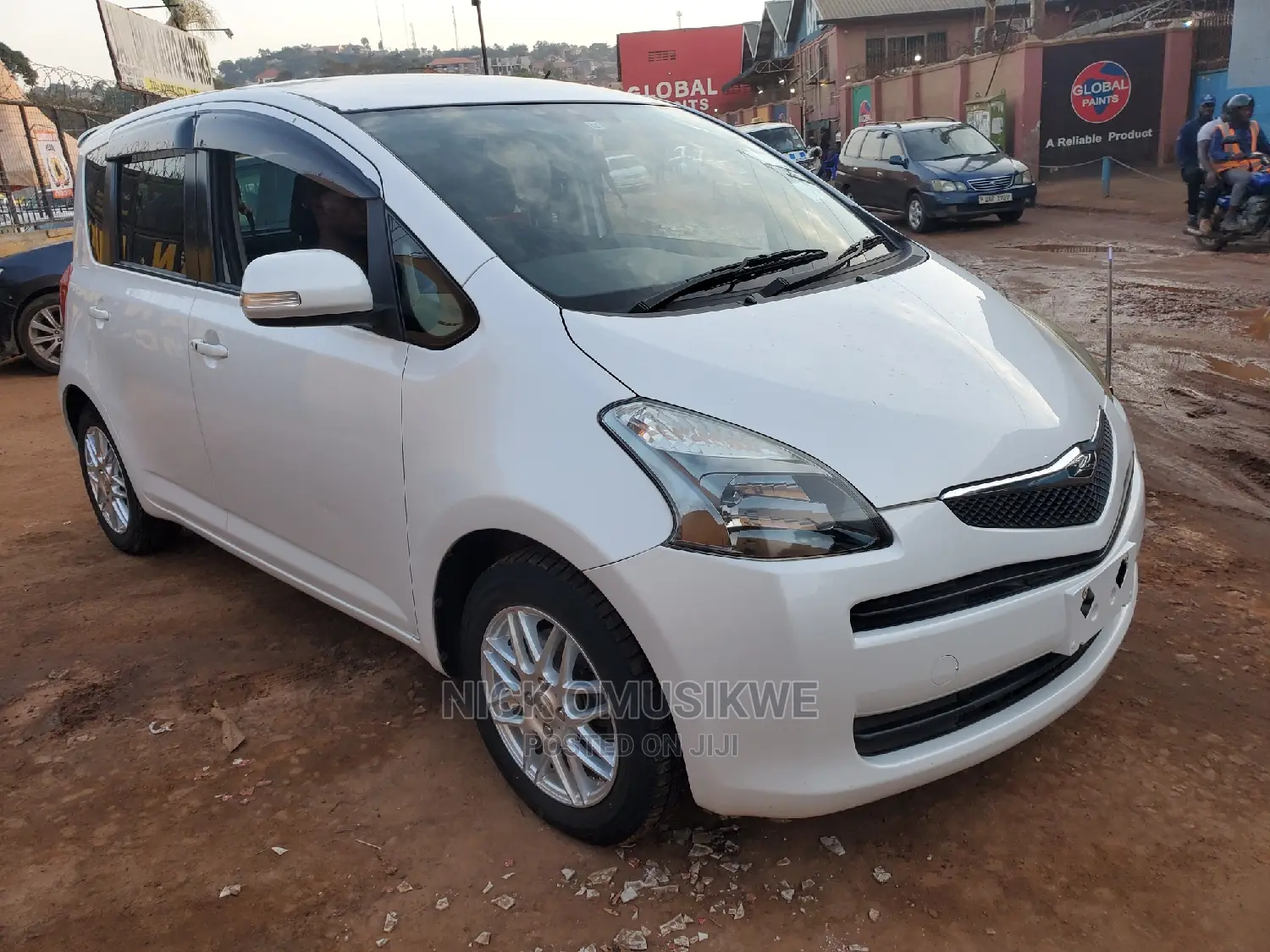 Toyota Ractis 1.5 AWD 2008