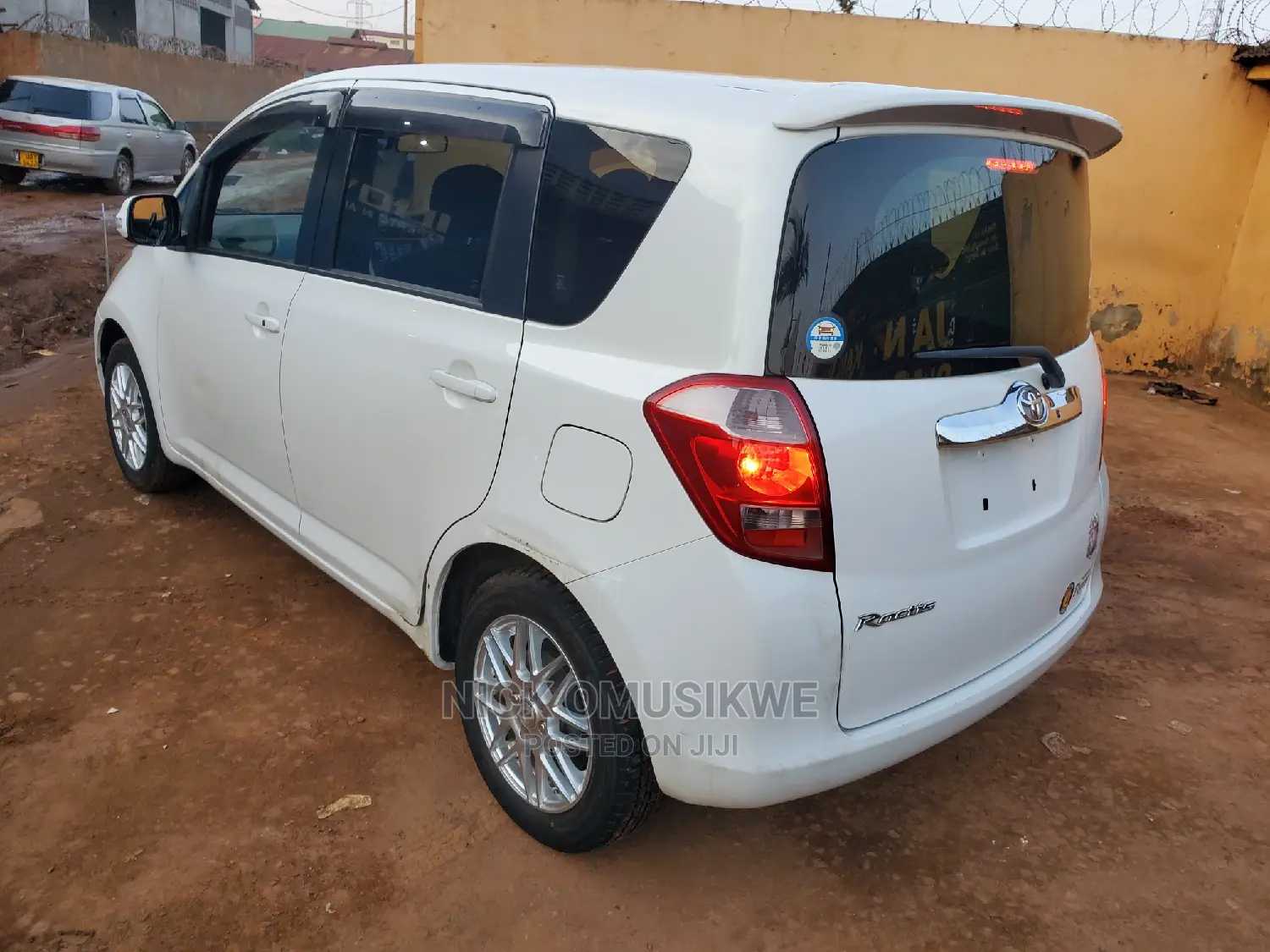 Toyota Ractis 1.5 AWD 2008