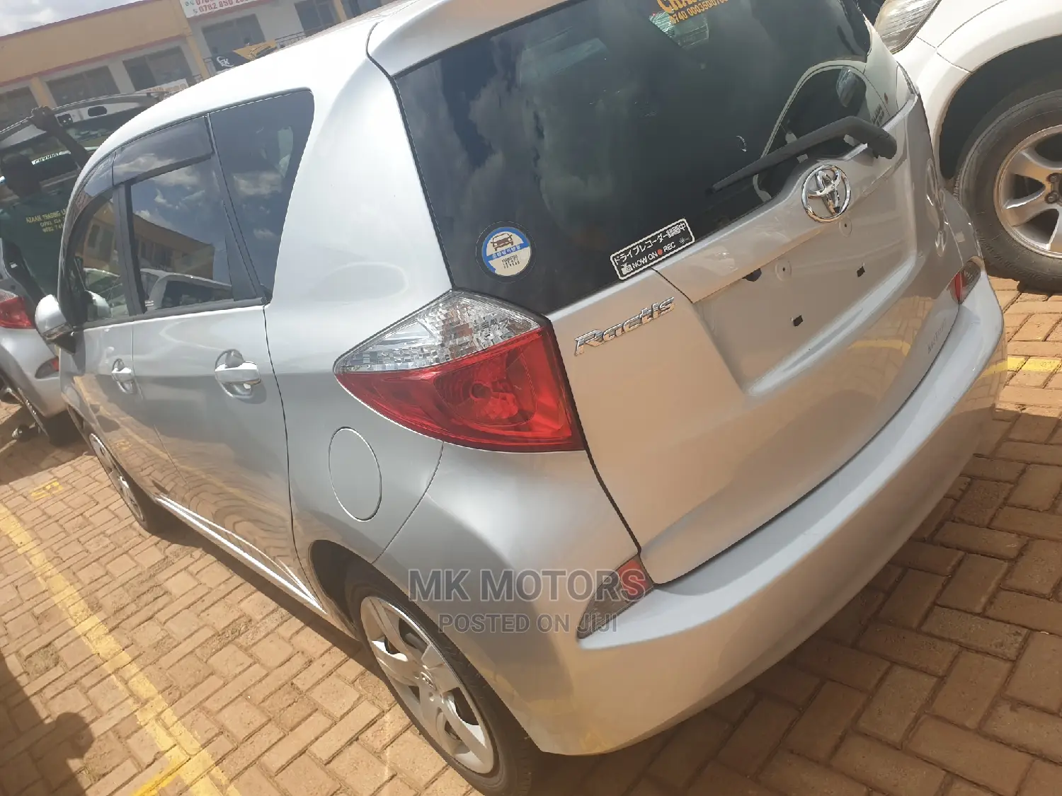 Toyota Ractis 1.5 FWD 2012 Silver