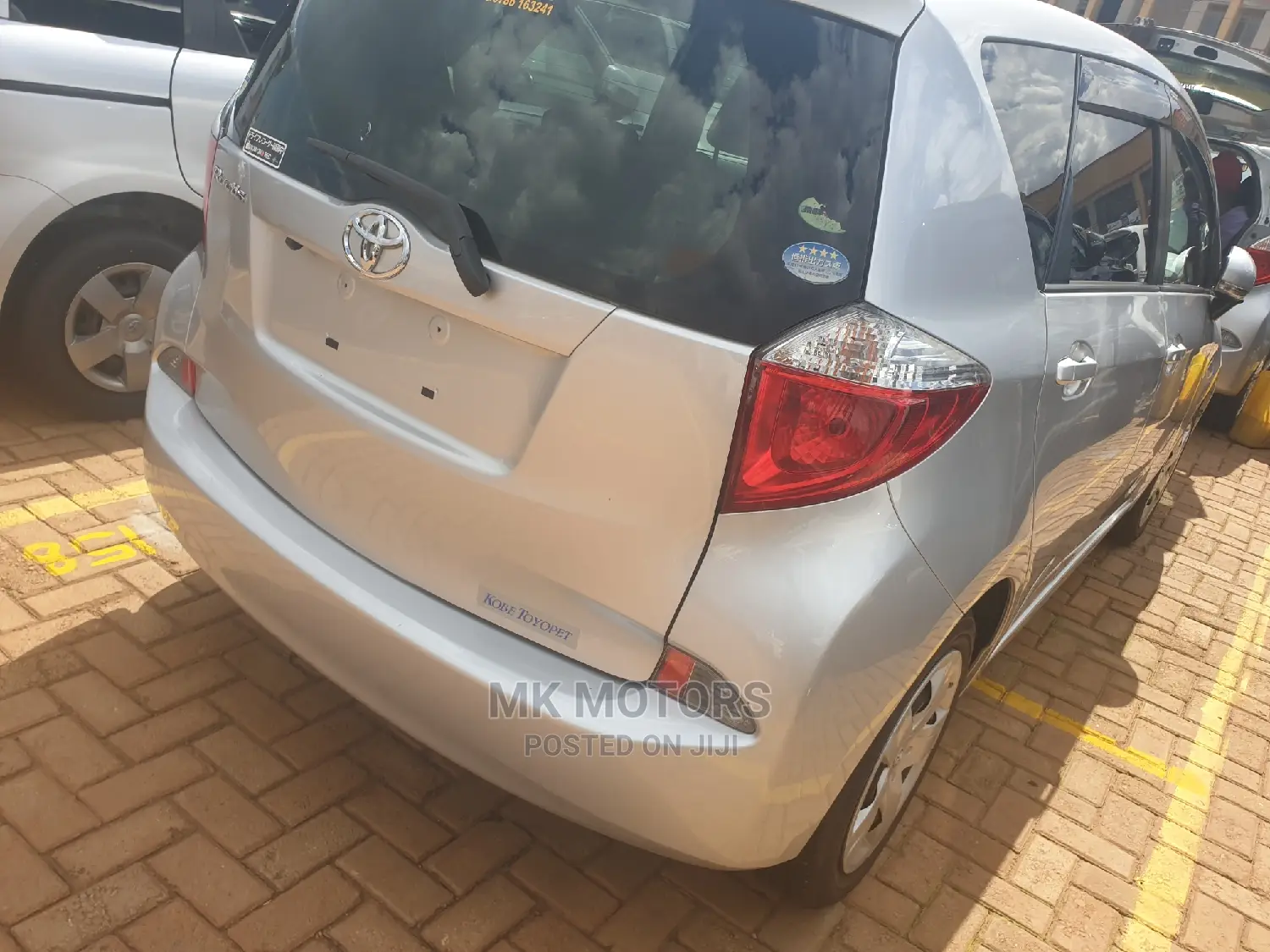 Toyota Ractis 1.5 FWD 2012 Silver