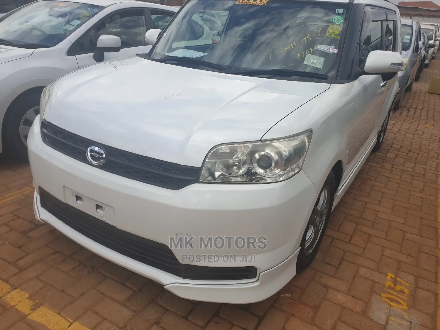 Toyota Corolla Rumion Hatchback 1.8 FWD 2011 White