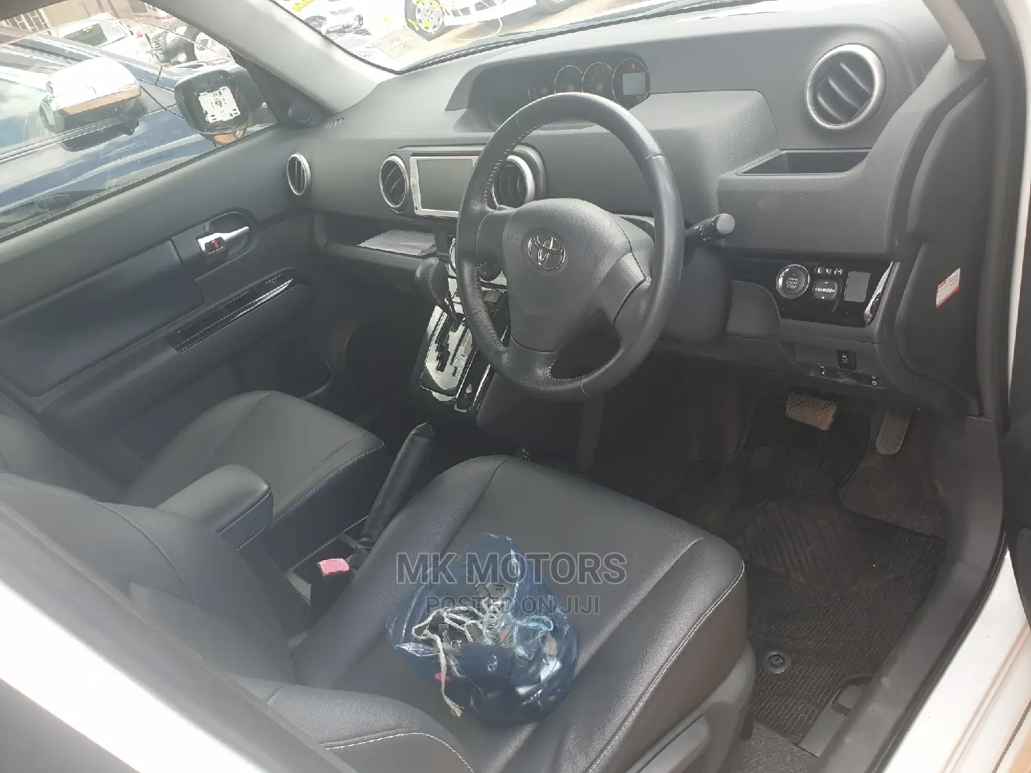 Toyota Corolla Rumion Hatchback 1.8 FWD 2011 White