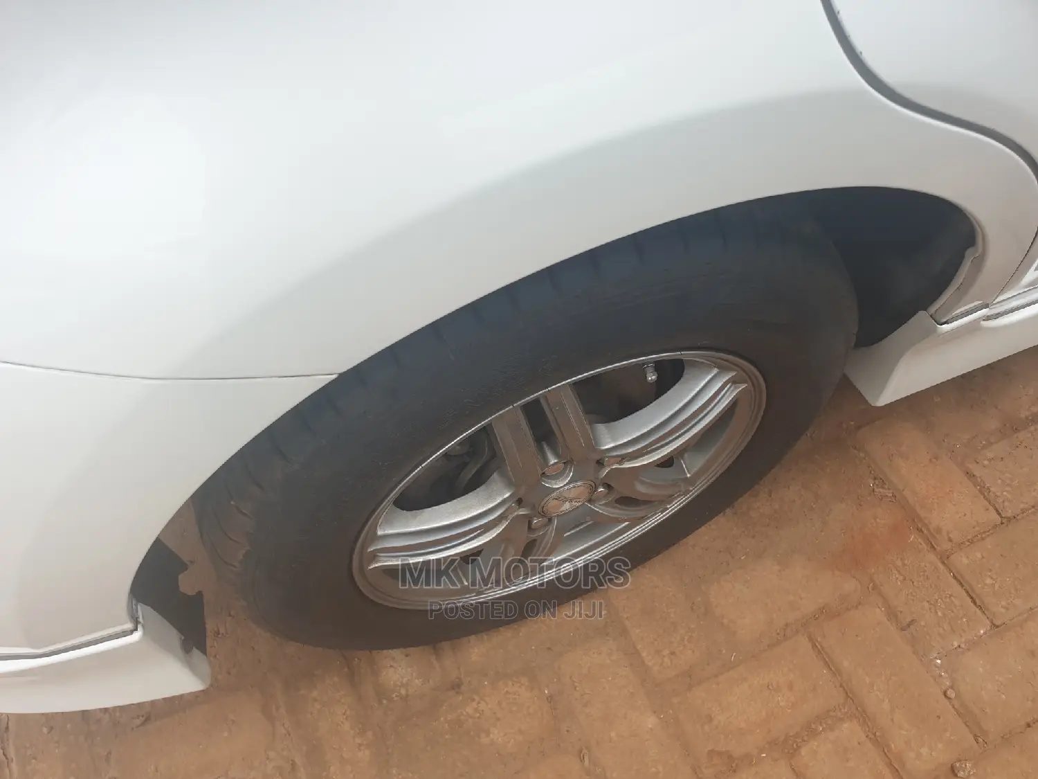 Toyota Corolla Rumion Hatchback 1.8 FWD 2011 White