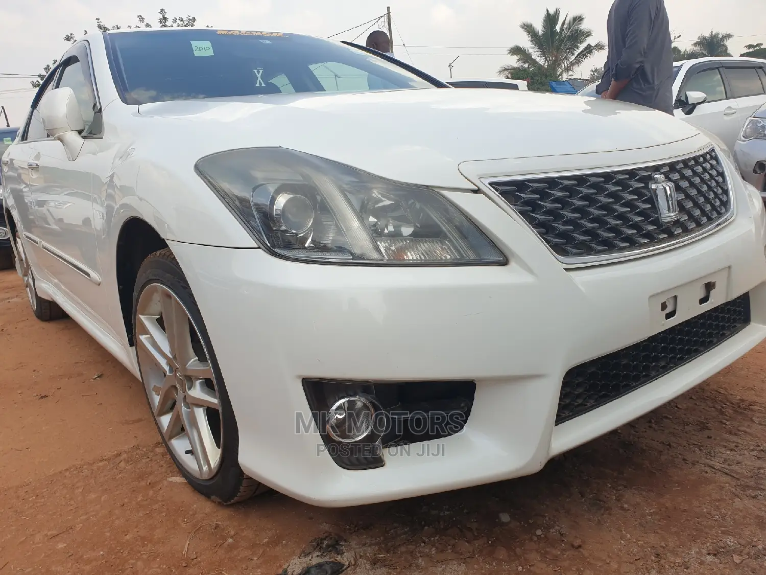 Toyota Crown Majesta 4.3 AWD 2010 White