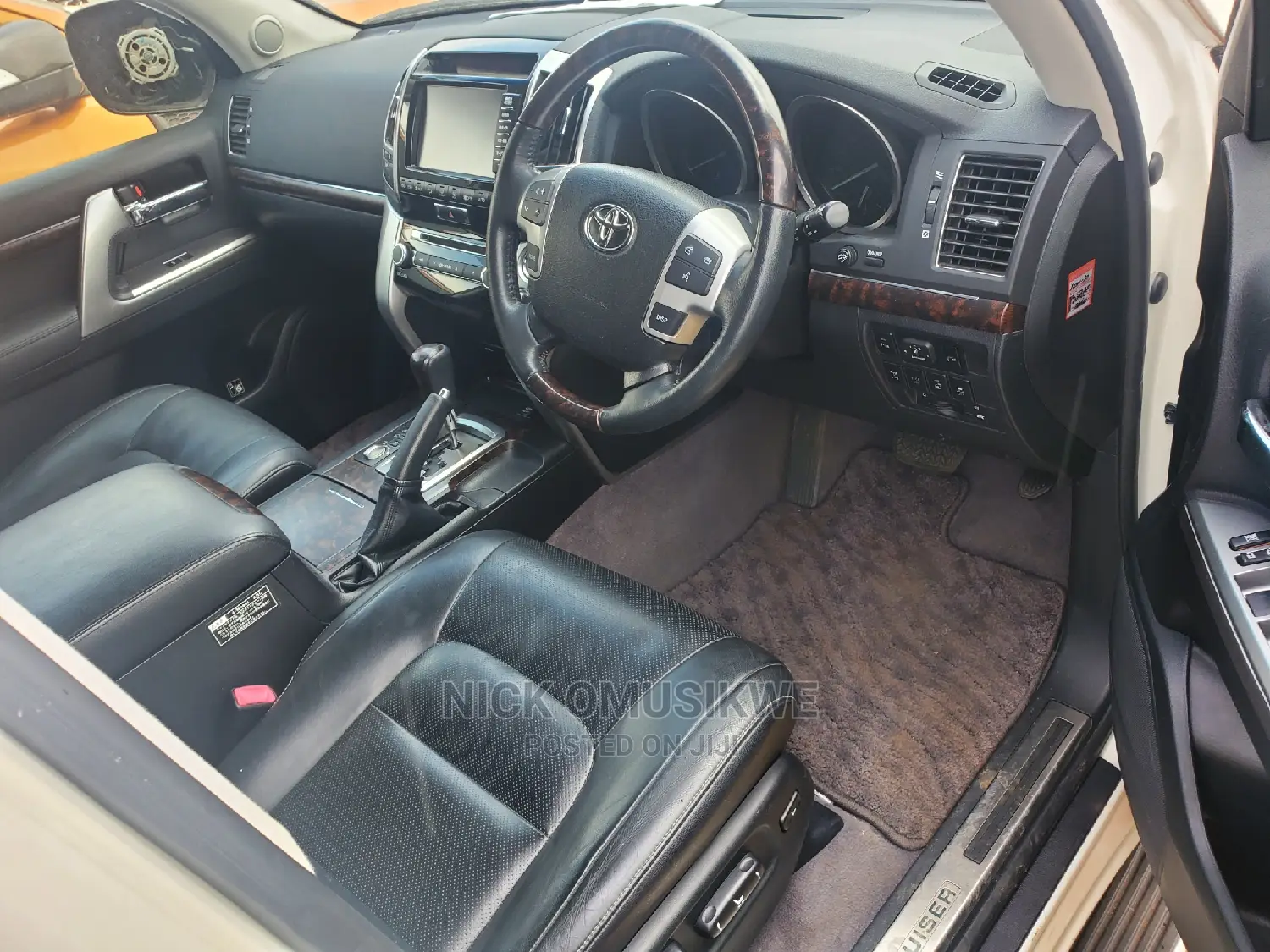 Toyota Land Cruiser 4.6 V8 ZX 2013