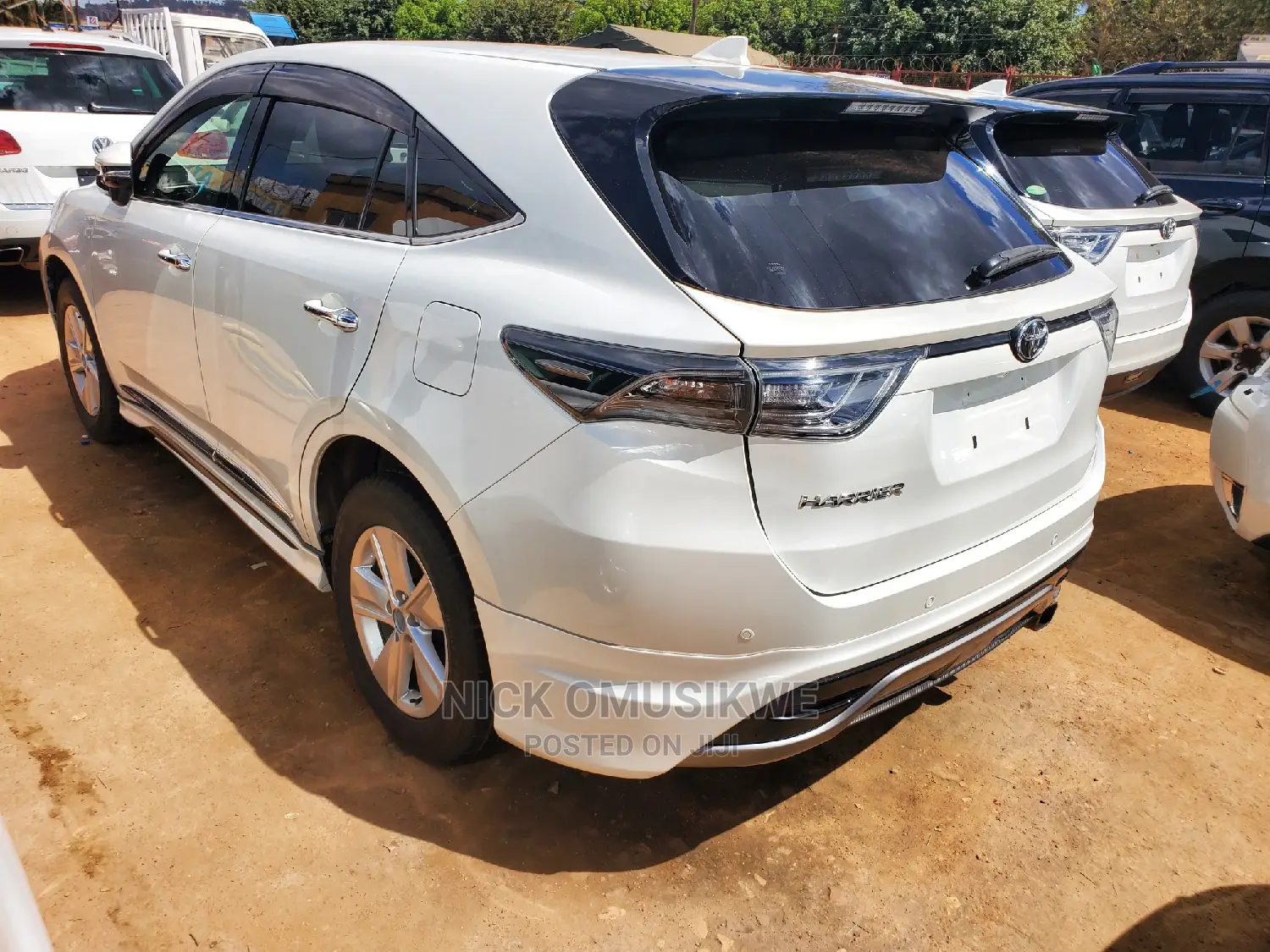 Toyota Harrier 2.0 2014